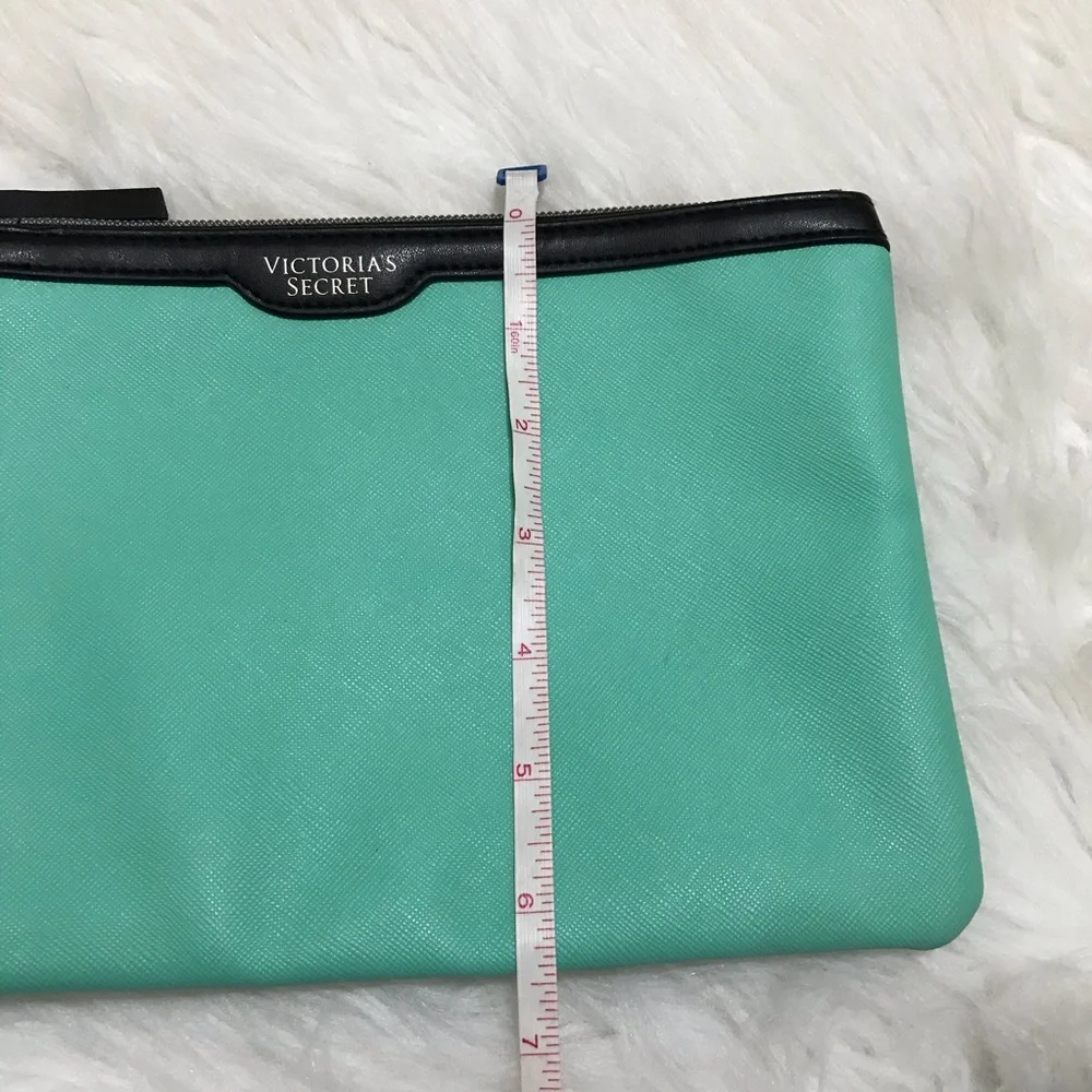 Victoria’s Secret Wrist Clutch Green